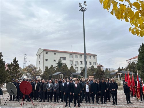 10 Kasım Atatürk'ü Anma Günü dolayısıyla Çelenk Sunma Töreni ve Anma Programı gerçekleştirildi.