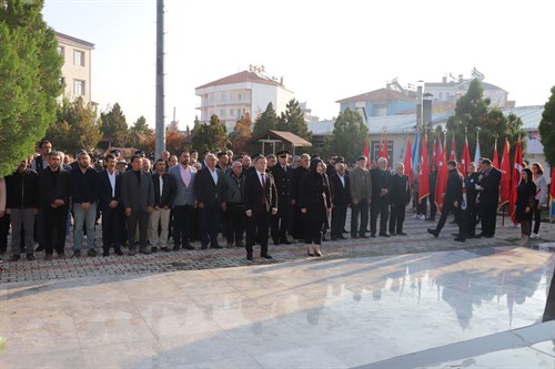 10 Kasım Atatürk'ü Anma Günü dolayısıyla ilçemizde Çelenk Sunma Töreni ve Anma Programı gerçekleştirildi.