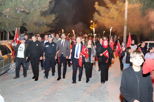 29 Ekim Cumhuriyet Bayramı kutlama etkinlikleri kapsamında Fener Alayı ve Cumhuriyet Konseri gerçekleştirildi.